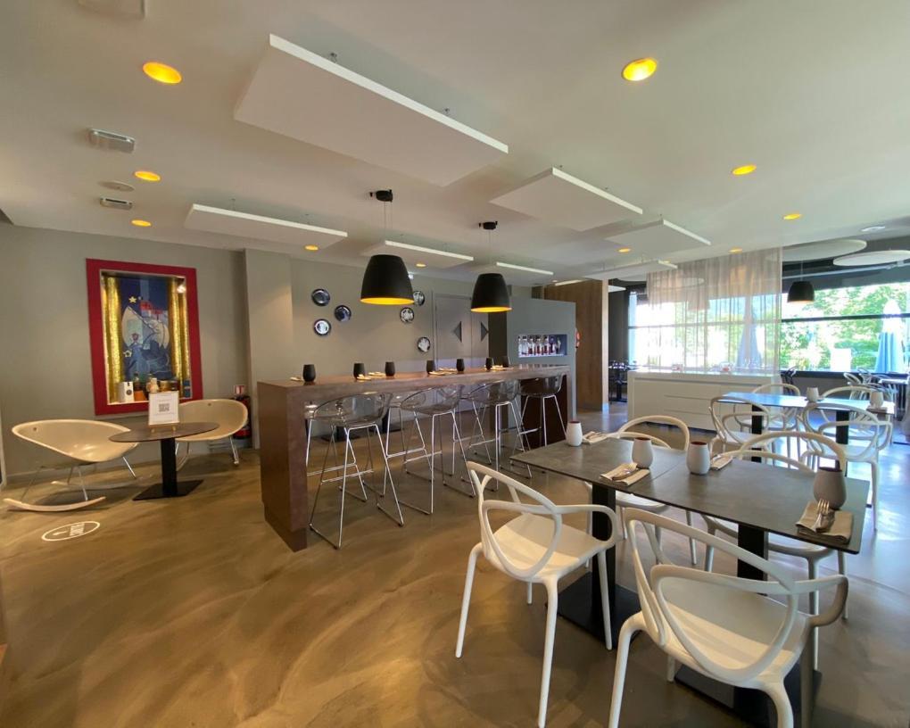 Logis Hotel Le Miramont Argeles-Gazost Bagian luar foto