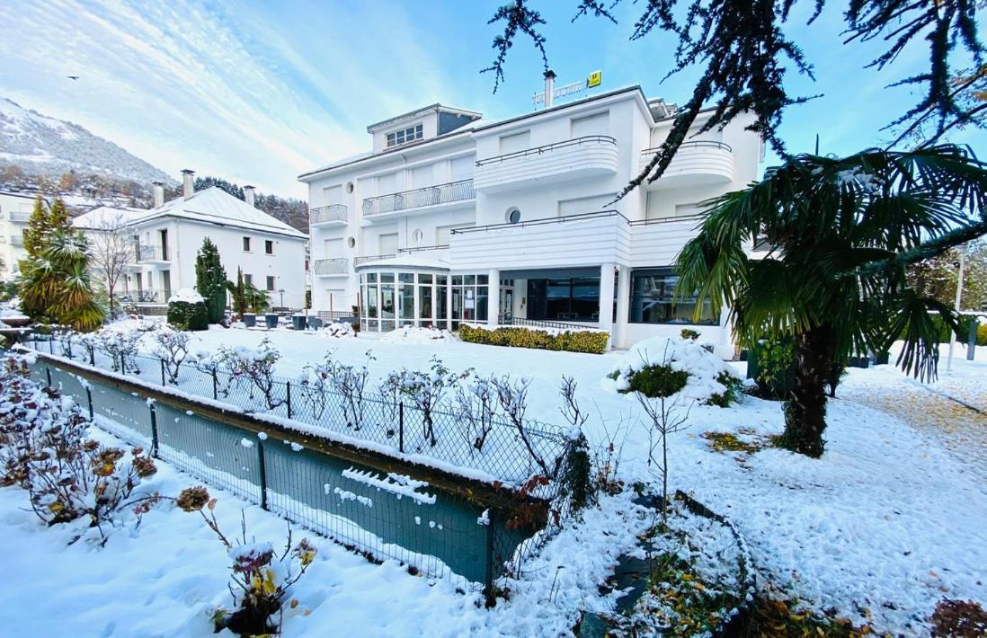 Logis Hotel Le Miramont Argeles-Gazost Bagian luar foto