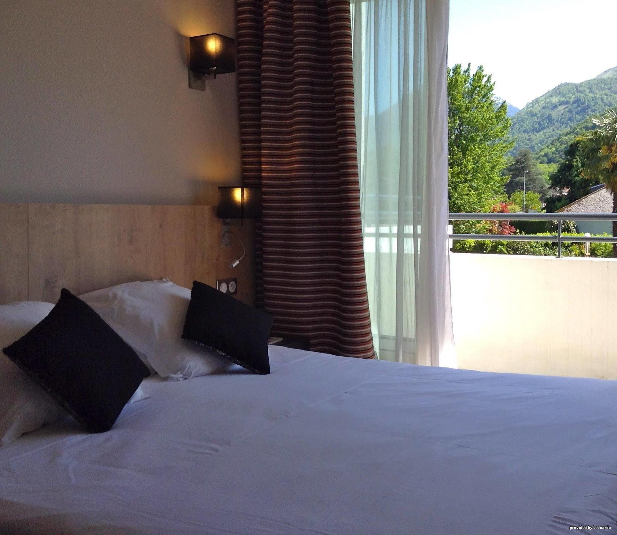 Logis Hotel Le Miramont Argeles-Gazost Bagian luar foto