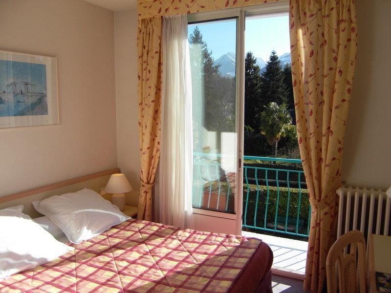 Logis Hotel Le Miramont Argeles-Gazost Ruang foto